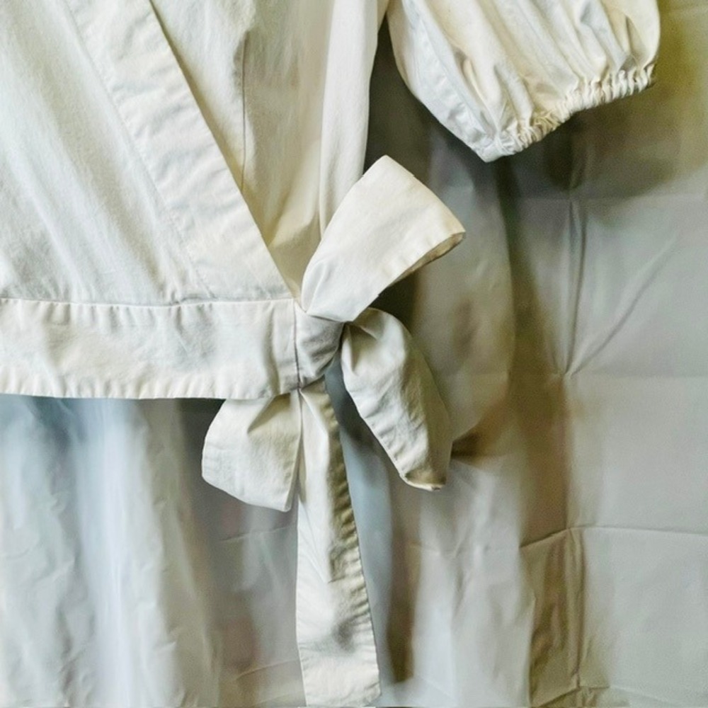 Banana Republic Cotton Puff Sleeve Wrap Side Tie V-Neck Smocked Blouse Sz S - Picture 2 of 10